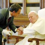 José Luis Rodríguez Zapatero visitó a Juan Pablo II poco tiempo después de ser elegido presidente