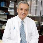 Manuel Díaz-Rubio: «Cuando médico y paciente sintonizan es un momento mágico»