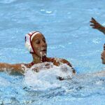 La jugadora española Marta Bach y la china Sun Yating durante el partido