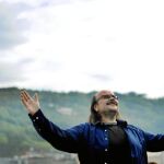 Segura se puso ayer San Sebastián por montera y presentó «El gran Vázquez», en la que da vida al genial y caradura dibujante de tebeos