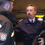 Un coronel del ejército del aire, a su llegada al aeropuerto de Barajas