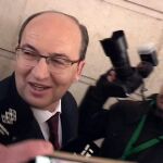 El presidente del Sevilla responde a los medios al acceder al juzgado