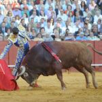 Talavante, de muleta con el tercer toro de la tarde, al que le consiguió una oreja