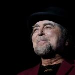 El cantautor español Joaquín Sabina fue hospitalizado por «un problema circulatorio»