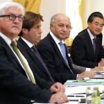 Los negociadores, ayer, durante una de las reuniones que se celebran en Viena.