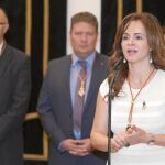 La presidenta de las Cortes regionales, Silvia Clemente, destaca el discurso reivindicativo y social de Juan Vicente Herrera.