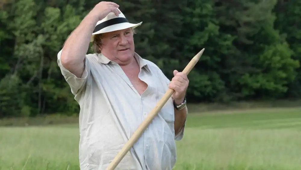 El actor francés, Gerard Depardieu, durante una visita a la residencia oficial del presidente bielorruso, Alexander Lukashenko, a las afueras de Minsk (Bielorrusia)