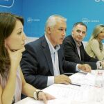 El PP-A organizó ayer en su sede una jornada con los sindicatos de educación para hacer balance del curso escolar 2009-10