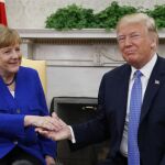 Donald Trump y Angela Merkel en la Casa Blanca. REUTERS/Kevin Lamarque