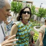 Sinde, Guillermo Bernabéu y Asunción Llorens, alcaldesa de Mutxamel