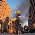 Los vecinos de la urbanización ubicada frente al vertedero tuvieron que ser desalojados durante la tarde