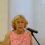 Carmena realizó este anuncio junto a los miembros de la asociación «Yo no me voy», creada en 2012 por los afectados
