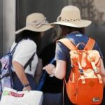 Los comerciantes esperan aumentar sus ventas un 10% en el puente con más turistas
