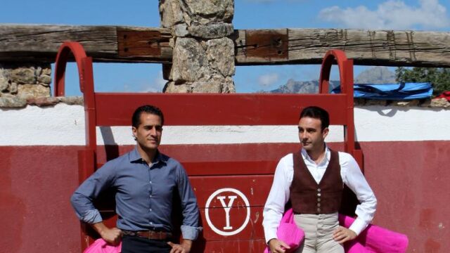 Iván Fandiño y Enrique Ponce esta mañana en la Finca El Palomar