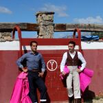 Iván Fandiño y Enrique Ponce esta mañana en la Finca El Palomar