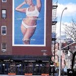 La firma de moda norteamericana Everlane es una de las que se ha sumado al movimiento feminista y lanzó a principios de año una campaña de lencería para todo tipo de mujeres bajo el lema «Ama tu ropa interior».