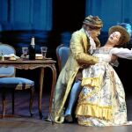 Josep-Maria Flotats y María Adánez, como Beaumarchais y su amante, la actriz Marion Ménard, en la obra