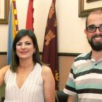 Ayuntamiento. La alcaldesa de Santomera, Inmaculada Sánchez Roca, junto al edil de Urbanismo, Joaquín Rubio, en un acto recientemente en el Consistorio
