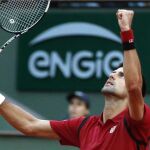 Djokovic celebra su triunfo ante el británico Aljaz Bedene.