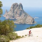 Ibiza: Tambores hippies rompen la calma