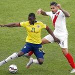 Jackson Martínez, durante el partido que enfrentó a Colombia y Perú en la Copa América