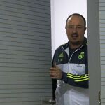 El entrenador del Real Madrid, Rafa Benítez, a su llegada a la rueda de prensa.