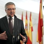 Fomento determina los 13 aeropuertos que tendrán nuevos controladores civiles