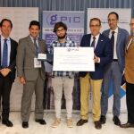 El rector de la Universidad de Sevilla entregó la beca Big Data Analytics