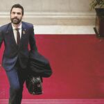 El presidente del Parlament, Roger Torrent, ayer llegando a la cámara catalana