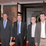 Jesús Terciado, Juan Vicente Herrera, Agustín Prieto y Ángel Hernández, momentos antes de la firma