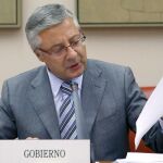 Blanco «indulta» otras 49 obras de su plan de infraestructuras