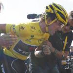 El ciclista tras la aparatosa caída en la tercera etapa Tour