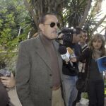 Julián Muñoz podría alternar su amora la Pantoja con otras dos mujeres