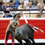 Escribano coloca un par «al violín» / EFE