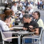 Los comerciantes de la Diagonal piden a Colau una respuesta sobre las terrazas