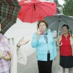 La indignación se palpa entre los vecinos que creen que los políticos «no nos dejan enterarnos de lo que pasa»