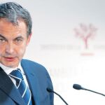 Moncloa corrige al PSOE y apea a Zapatero de varios mítines