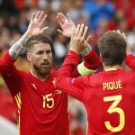 Sergio Ramos y Gerard Piqué, durante un partido de la selección española.