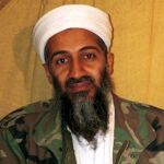 En una entrevista con The Guardian, la madre del líder de Al-Qaeda ha dicho que a su hijo le lavaron el cerebro.