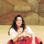 Carmen pisa la Arena