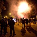 Cientos de manifestantes hanatacado autobuses de refugiados en la ciudad alemana de Heidenau, cerca de Dresde