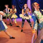 La veterana compañía Ananda Dansa homenajea a los viejos circos de carretera y casetas de monstruos con «El circo de la mujer serpiente»