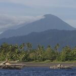 Mantuvo a la joven retenida en una cueva de la isla de Célebe