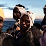 Imagen de varios inmigrantes de la flotilla «Aquarius»
