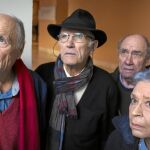 De izda. a dcha., Antonio López, Julio y Francisco López Hernández e Isabel Quintanilla posaban ayer en el