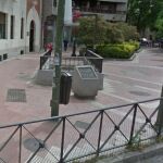 El monolito a Enrique de la Mata Gorostizaga, en la Plaza de Rubén Darío, antes de ser retirado