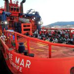 LLegada al puerto de Algeciras (Cádiz) de los inmigrantes que Salvamento Marítimo y la Guardia Civil rescataron cuando intentaban alcanzar las costas españolas a bordo de varias pateras en aguas del Estrecho de Gibraltar/ Foto: Efe