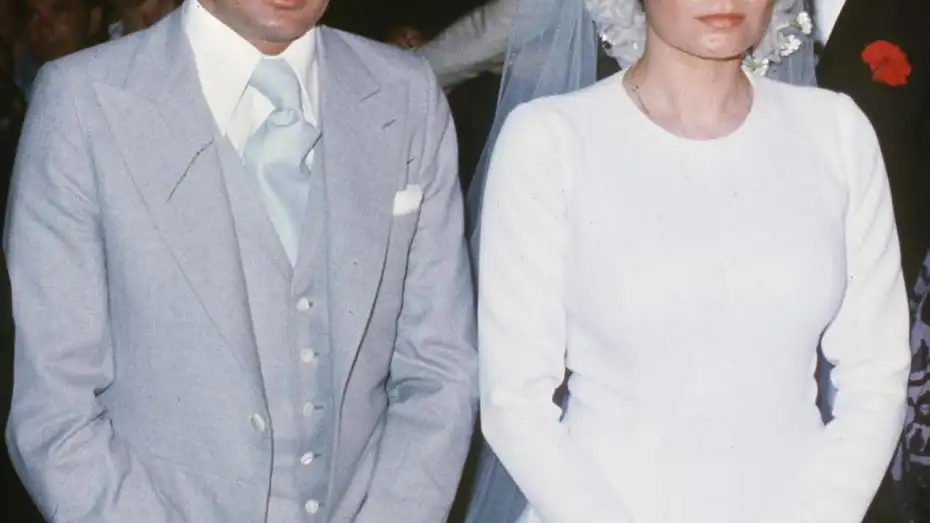 Fotografía de archivo, tomada el 22-05-1976, de la cantante Rocio Jurado y el boxeador Pedro Carrasco, durante la boda religiosa celebrada en el Santuario de la Virgen de Regla de Chipiona.