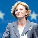 Elena Salgado: un castigo exagerado a los laboratorios farmacéuticos