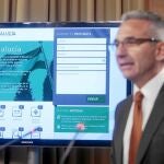 El portavoz de la Junta presentó ayer la web en el Palacio de San Telmo